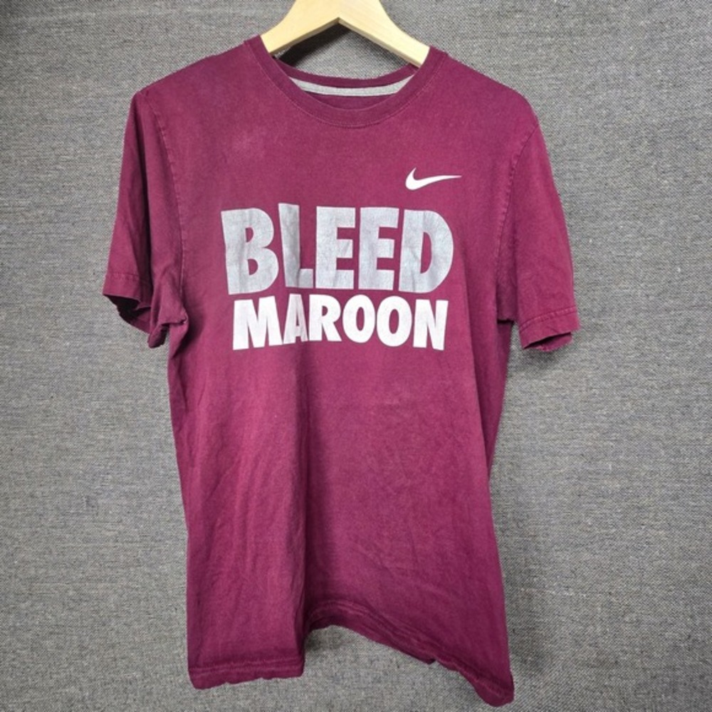 Nike Bleed Maroon Graphic T-Shirt Mens Medium Short Sleeve‎ Crewneck Swoosh Tee